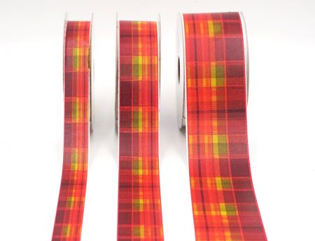 Festliches Rot, Orange und Goldenes Karoband_AI